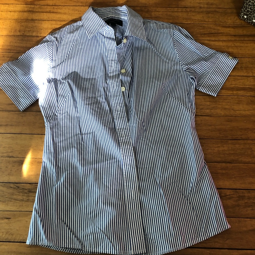 Banana republic size 0 button up for summer professional top